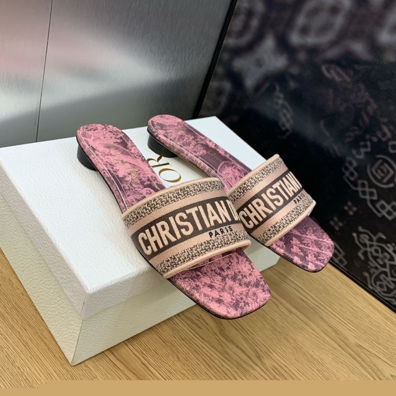 ch**an D*or slippers